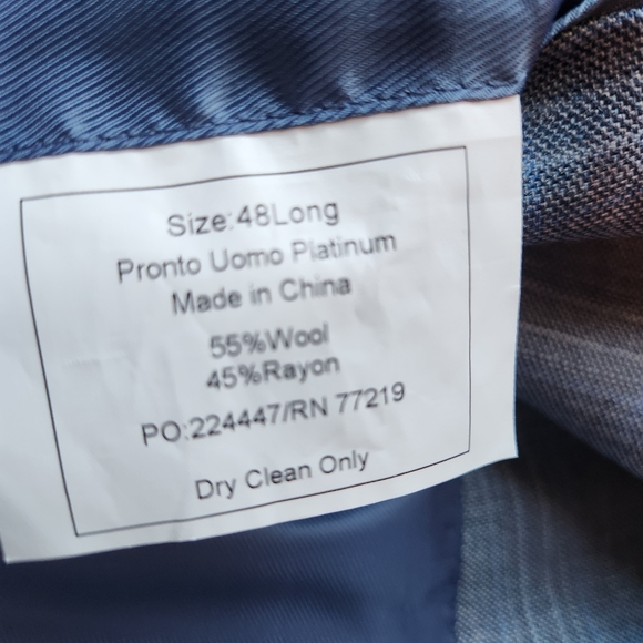 Suit - Picture 5 of 5